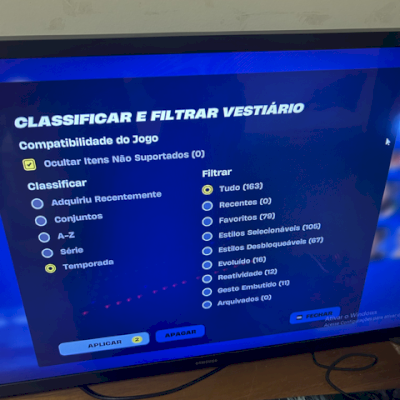 Vendo conta de fortnite com 800vbucks, 163 skins e picareta minty