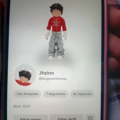 Conta de roblox, muitas gamepass, 50 camisas e muitas roupas