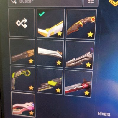 Conta Ascendente I, 35 Skins (Possui diversas Skins no League of Legenda também)