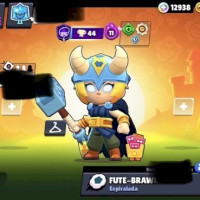 Conta antiga com mais de 60k de troféus e muitas skins