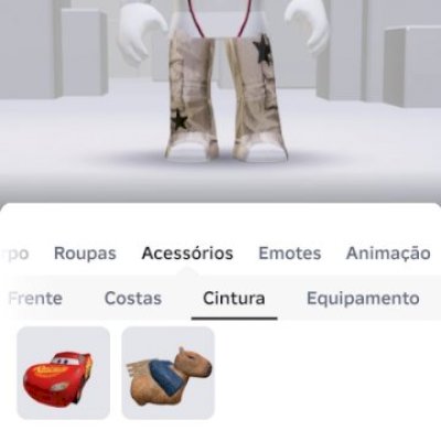 Conta de Roblox com várias skins e robux gasto