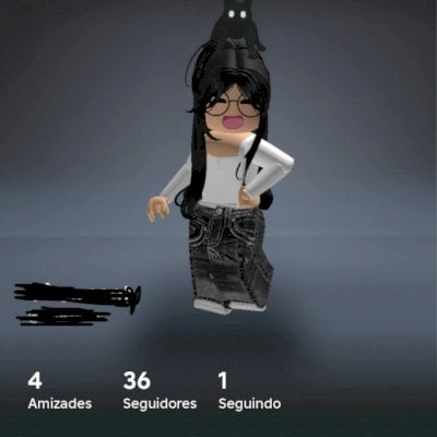 Conta feminina de roblox + de 20k robux gastos