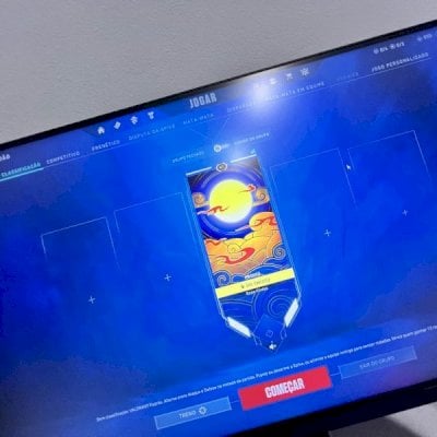 Conta sem rank pois esta parada level 61 com 7 skins fora as do passe