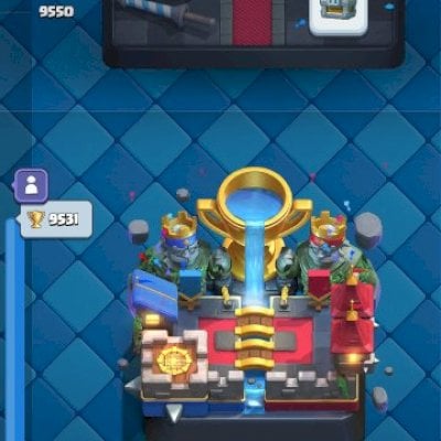 Vendo conta de clash royale de 7 anos