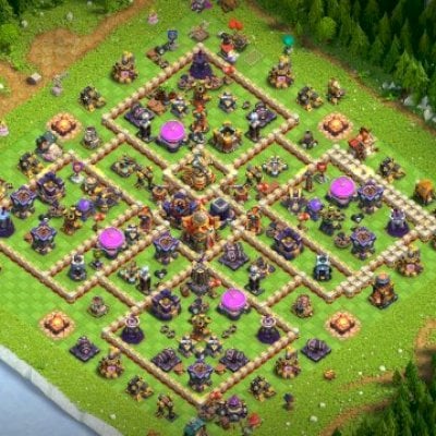 Cv16  + 5 construtores + aprendiz construtor + muros full + clash royale