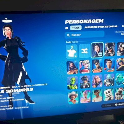 Conta de fortnite com passes antigo e com a picareta menta