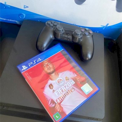 PS4 500GB garantia de 3 meses (acompanha 1 controle + FIFA20)