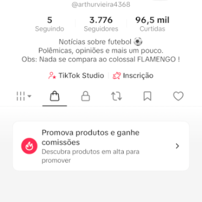 conta com 4k de seguidores e com mais de 100 mil de curtidas