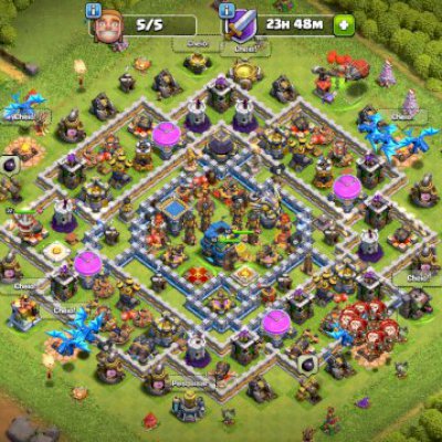 CV 12 com todas as tropas atualizadas do CV 11, defesas e ataques.