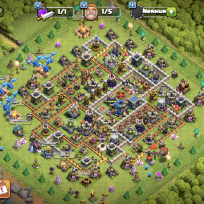 Conta CV 12 98% full, tirando os muros e defesas aéreas, heróis nível 50