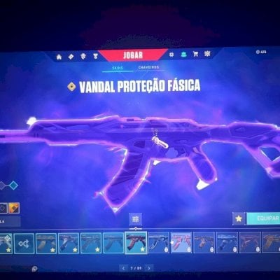 Conta de valorant com 8 skins incluindo de faca