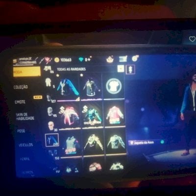 86 conjuntos,126 cabelos,250 peito,150 calça,ump e xm att,297 armas 1 evo,3 pass