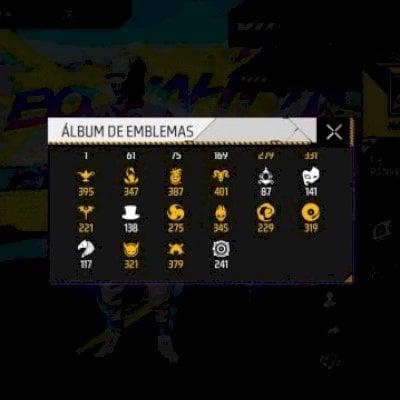 Conta antiga de Free FIRE com várias skins