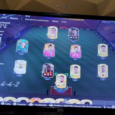 VENDO CONTA COM TIME MUITO BOM DO EA FC 25 E RE4 REMAKE TUDO INFINITO !!!