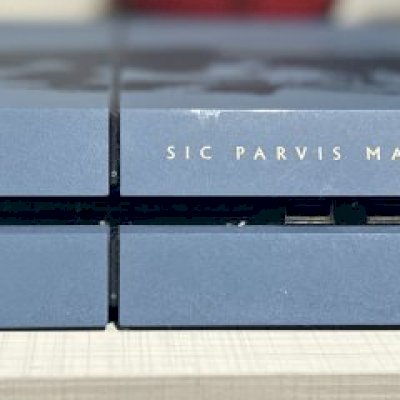 Playstation 4 Fat 500 GB Unchated A Thief’s End edition