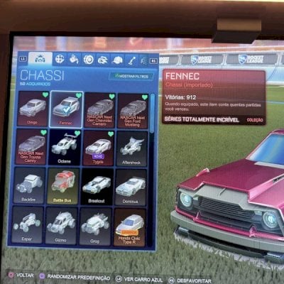Conta de rocket league PSN com FENNEC, dingo, e 7 boosts padrões
