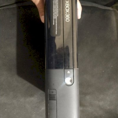 Xbox 360 E CONSOLE