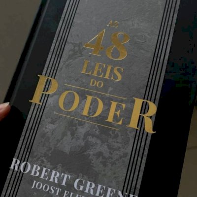 AS 48 LEIS DO PODER